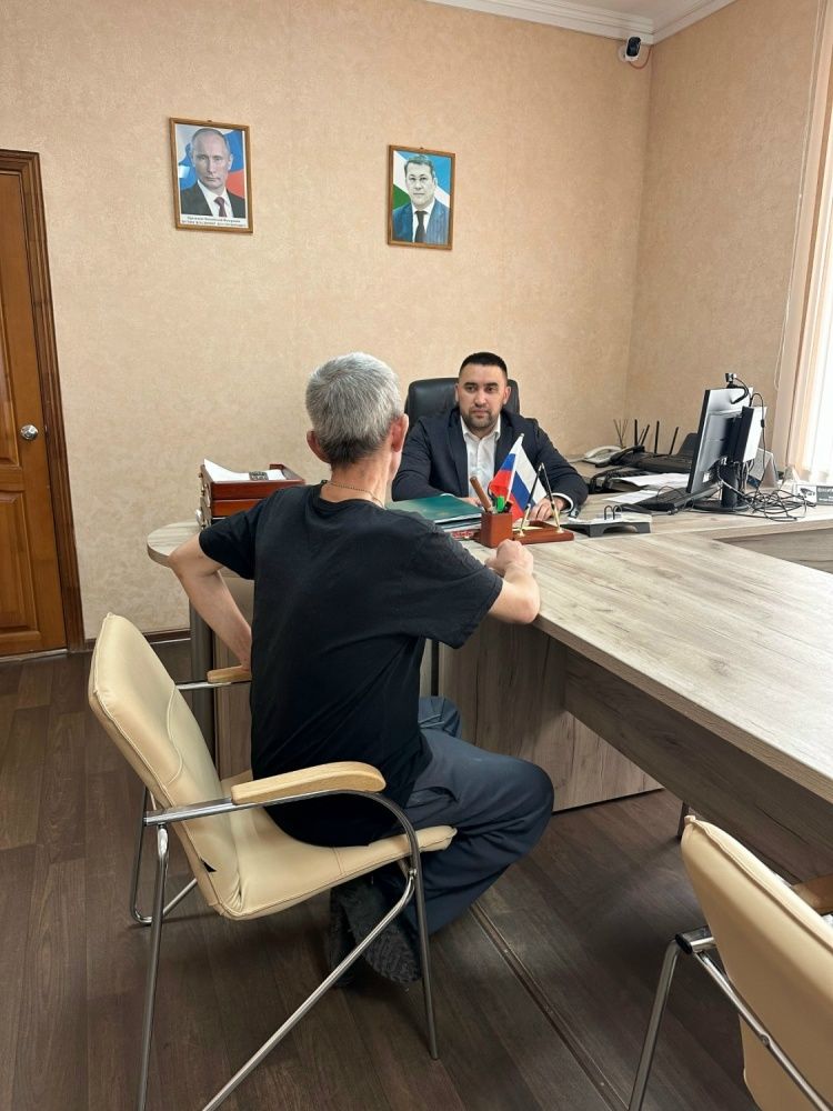 Главный врач Мелеузовской больницы Ильмир Ильдарович Кутлугужин провёл личный приём граждан