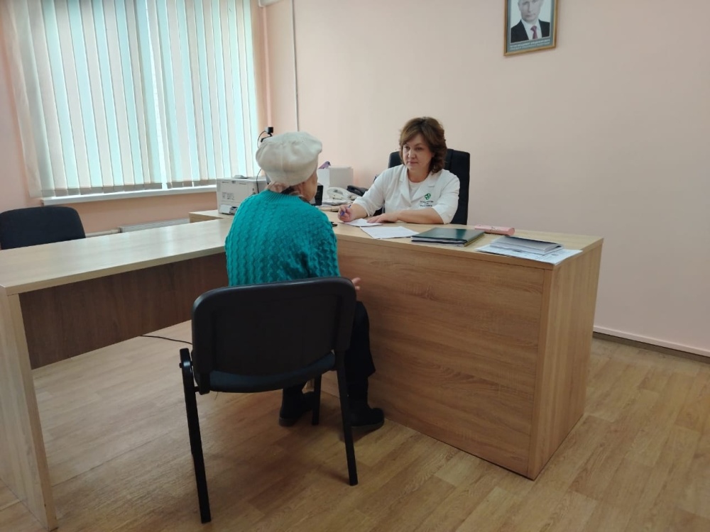 Заместитель главного врача Мелеузовской ЦРБ Роза Султангирова провела еженедельный прием граждан