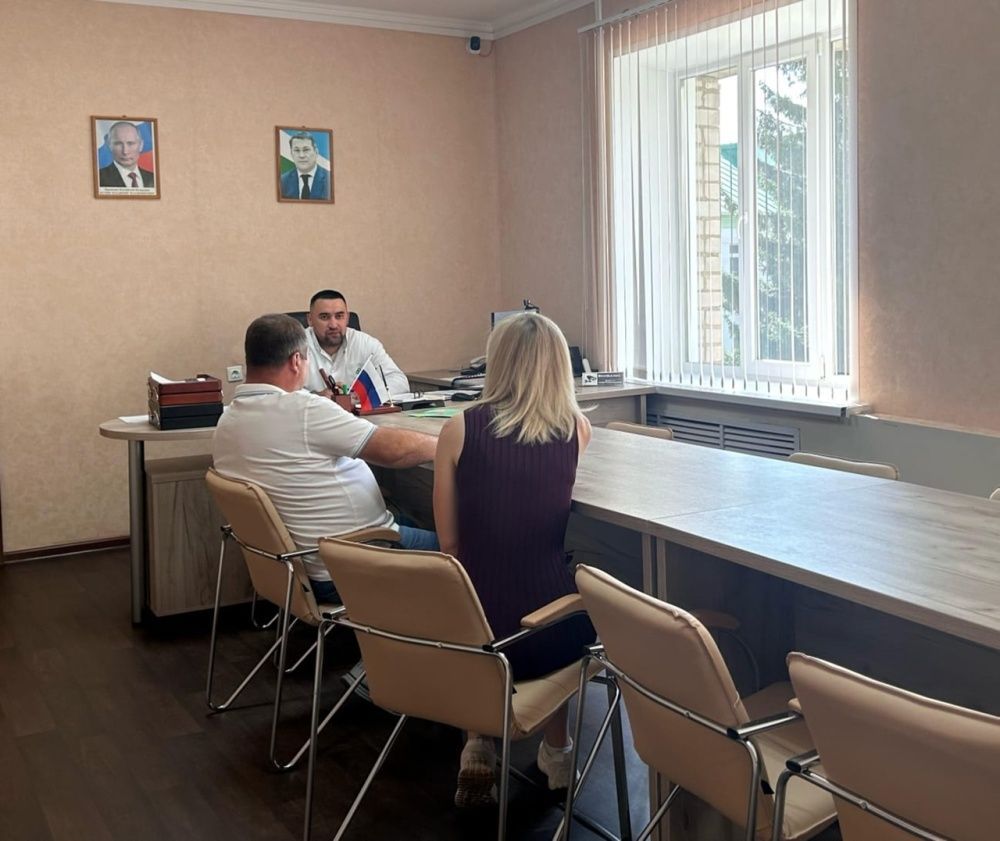 Сегодня главный врач Мелеузовской больницы Ильмир Ильдарович Кутлугужин провел прием граждан