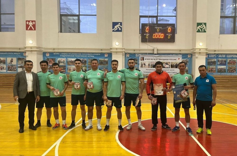 Прошел 18-й республиканский турнир по мини-футболу среди медицинских работников