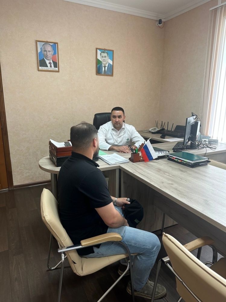 Сегодня главный врач Мелеузовской больницы Ильмир Ильдарович Кутлугужин провел личный прием граждан